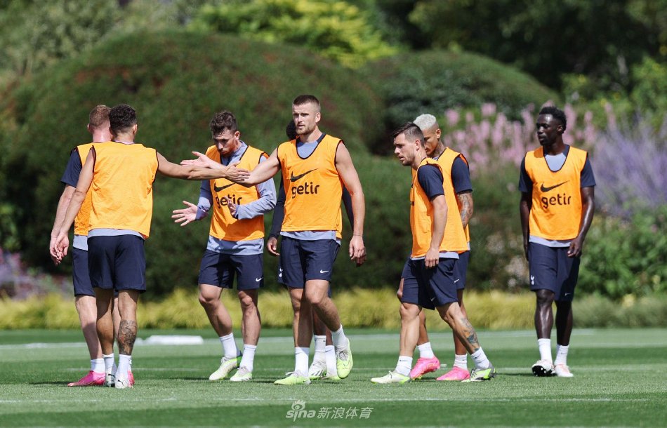 利物浦采取 利物浦采取