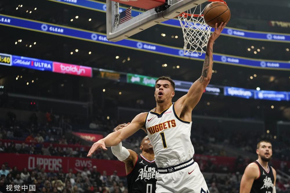 表现出色 表现出色