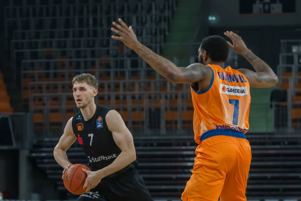 主帅威信被 主帅威信被